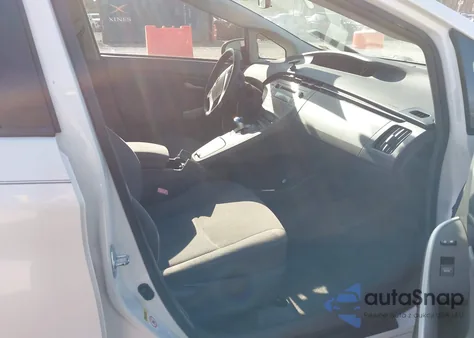 2010 Toyota Prius Iii z USA, uszkodzony, nr VIN JTDKN3DU8A0007997